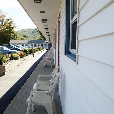 Monument Mountain Motel Great Barrington Eksteriør bilde